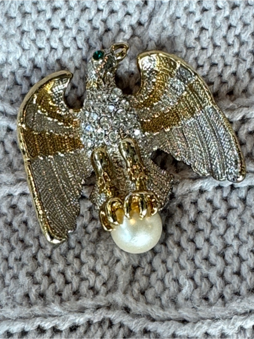 VTG Style Gold tone Eagle Brooch Rhinestone & faux Pearl Clutches Figural Pin